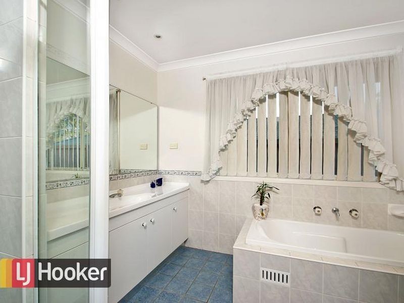 22 Roxburgh Crescent, Stanhope Gardens NSW 2768