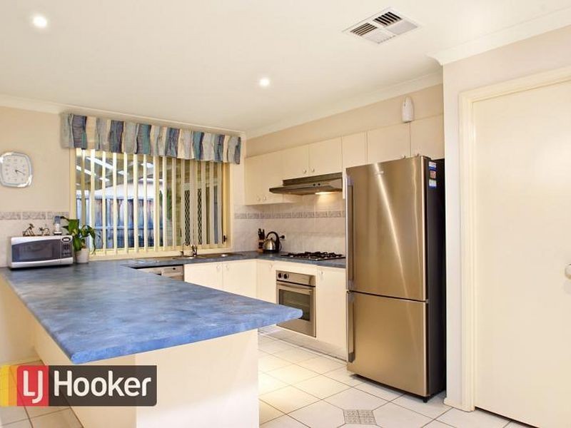 22 Roxburgh Crescent, Stanhope Gardens NSW 2768