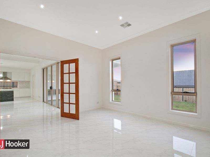 33 Edgewood Drive, Stanhope Gardens NSW 2768