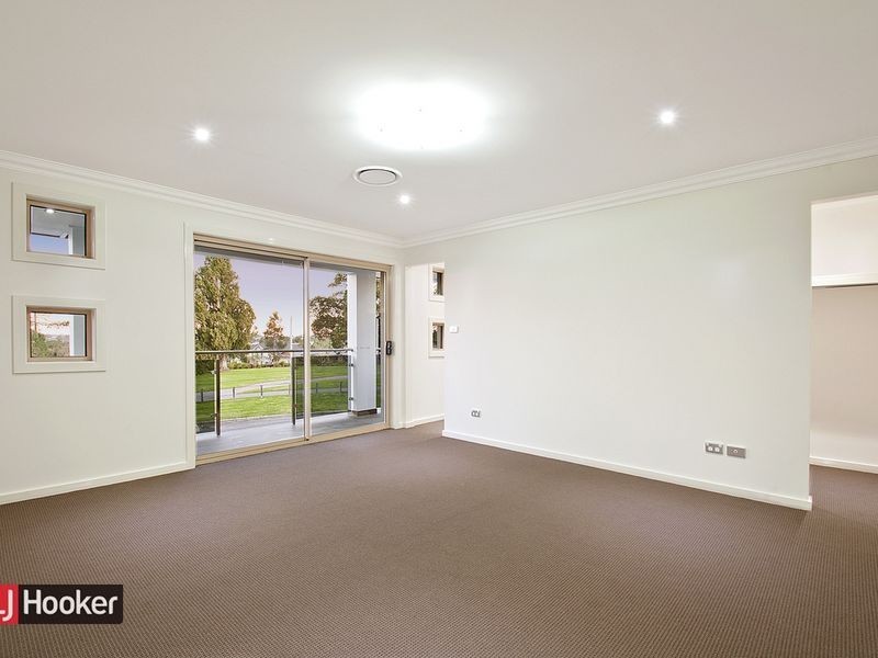 33 Edgewood Drive, Stanhope Gardens NSW 2768