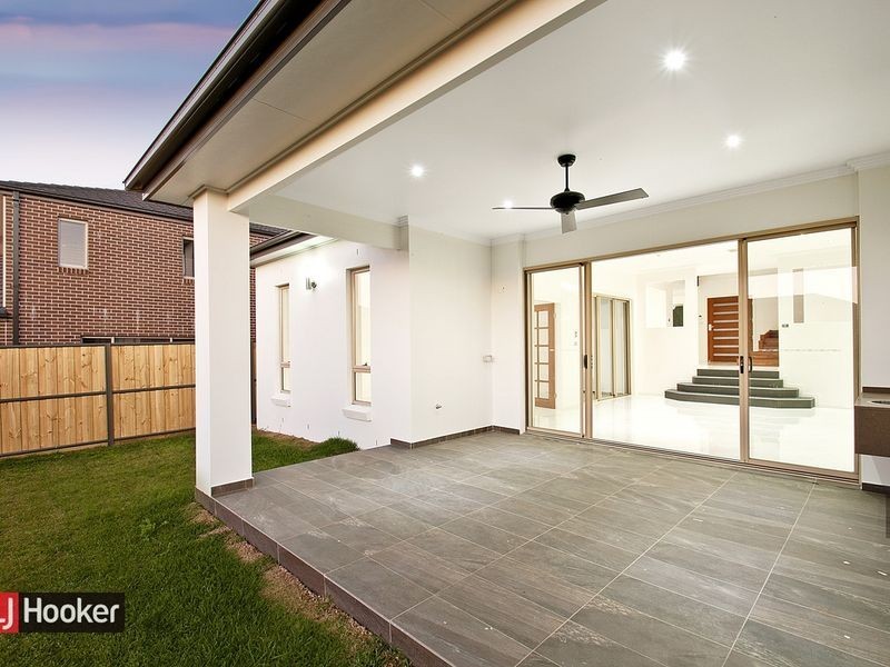 33 Edgewood Drive, Stanhope Gardens NSW 2768