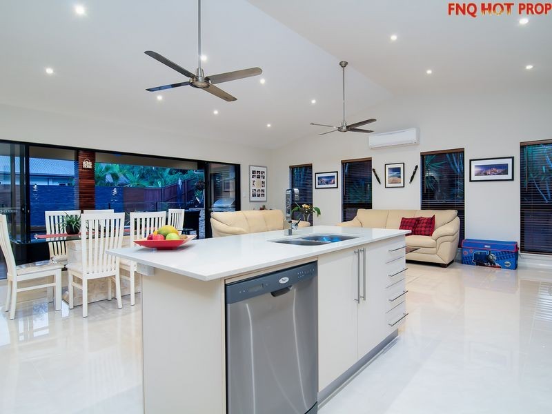 33 Muller Street, Palm Cove QLD 4879