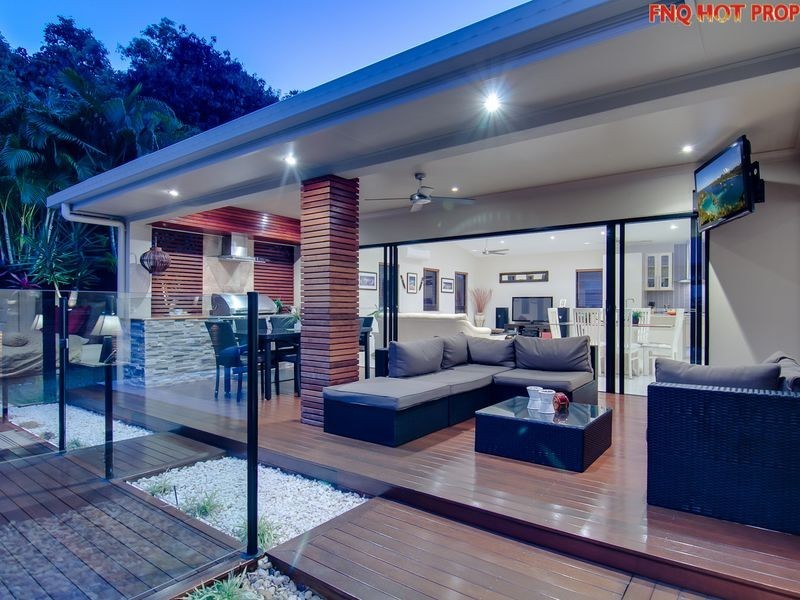 33 Muller Street, Palm Cove QLD 4879