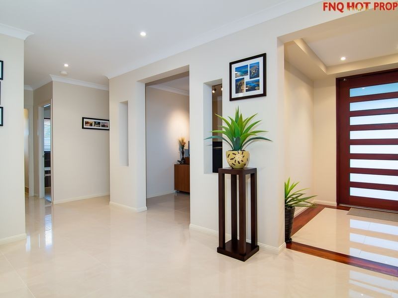 33 Muller Street, Palm Cove QLD 4879