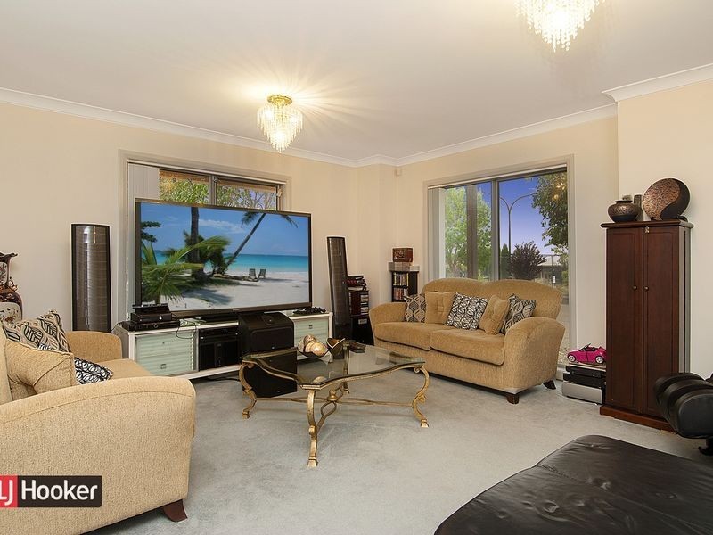 8 Rye Street, Stanhope Gardens NSW 2768