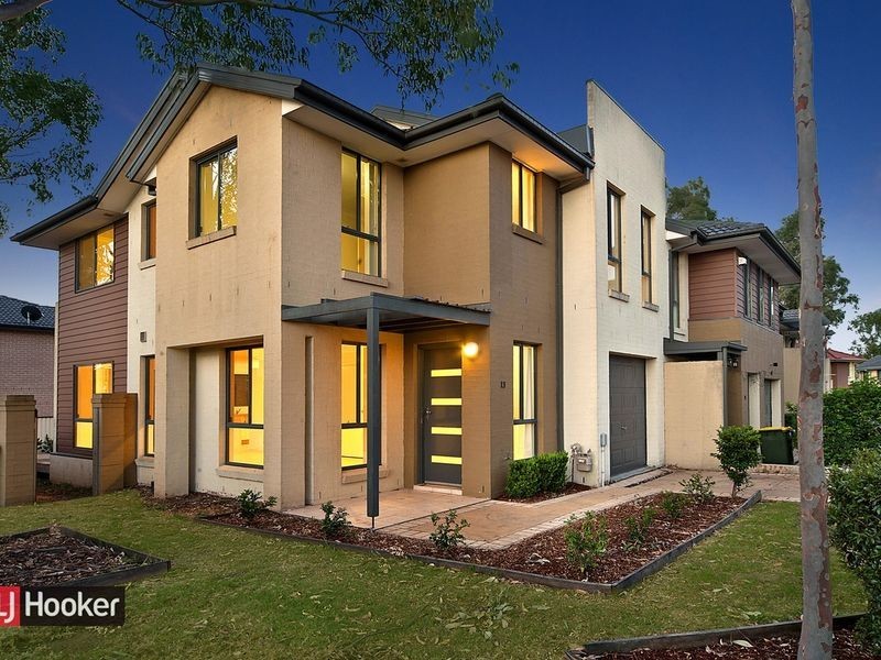 13 Tree Top Circuit, Quakers Hill NSW 2763