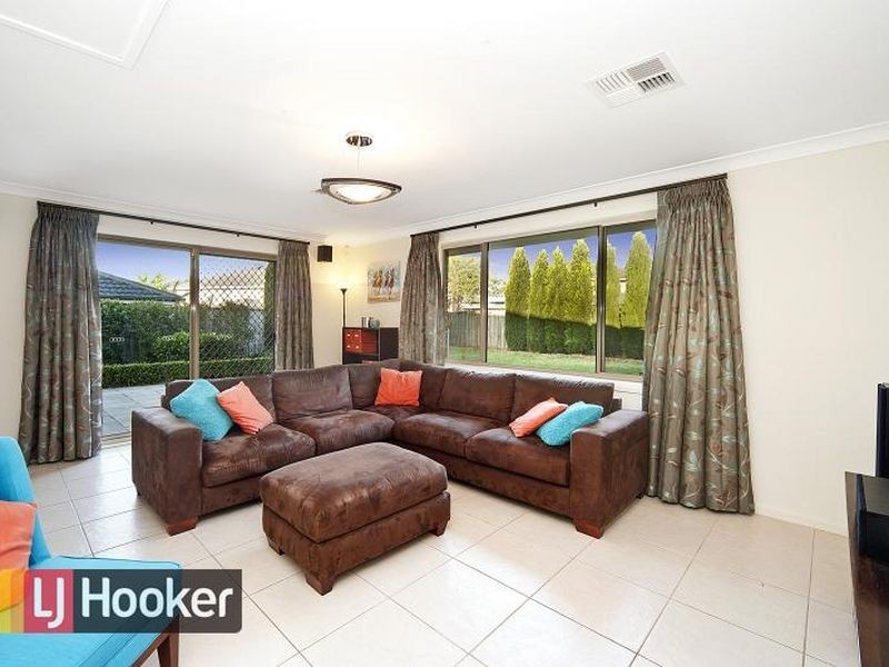 6 Woodward Avenue, Stanhope Gardens NSW 2768