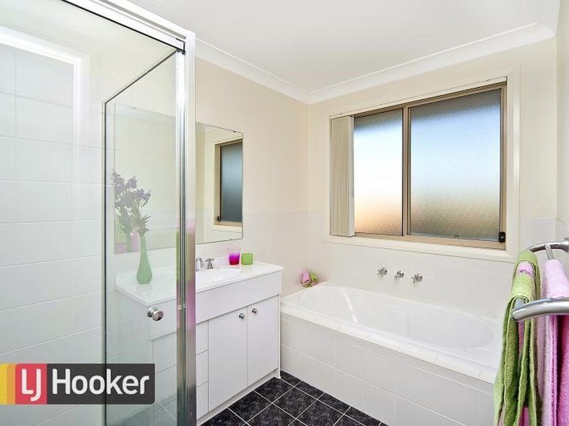 6 Woodward Avenue, Stanhope Gardens NSW 2768