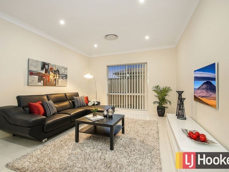12 Sharpave Avenue, The Ponds NSW 2769