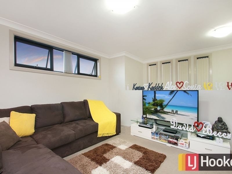 16 Epsam Avenue, Stanhope Gardens NSW 2768