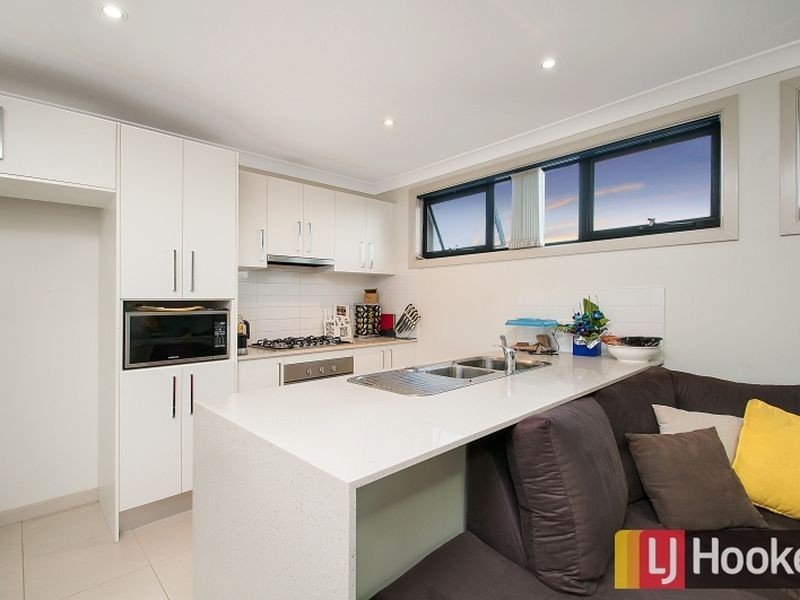 16 Epsam Avenue, Stanhope Gardens NSW 2768