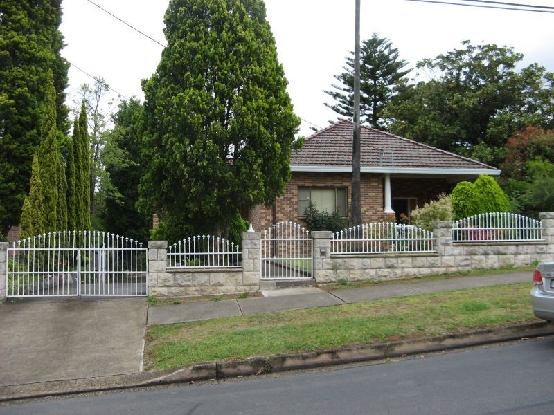 16 Windemere Avenue, Northmead NSW 2152