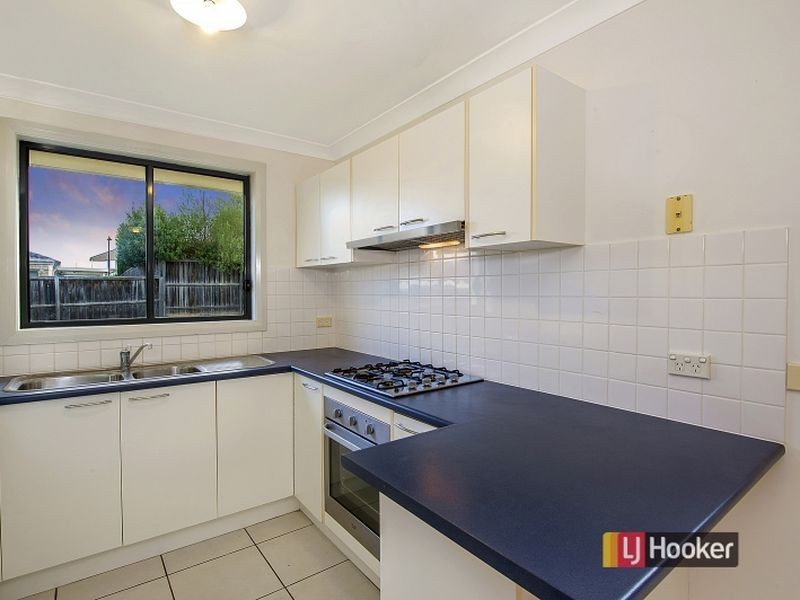 8 Olbury Street, Stanhope Gardens NSW 2768