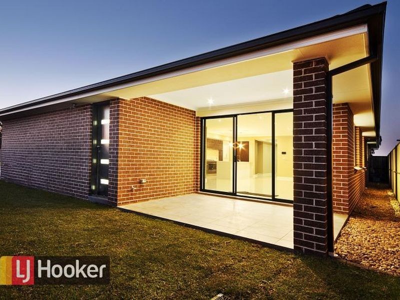 45 Estuary Crescent, The Ponds NSW 2769