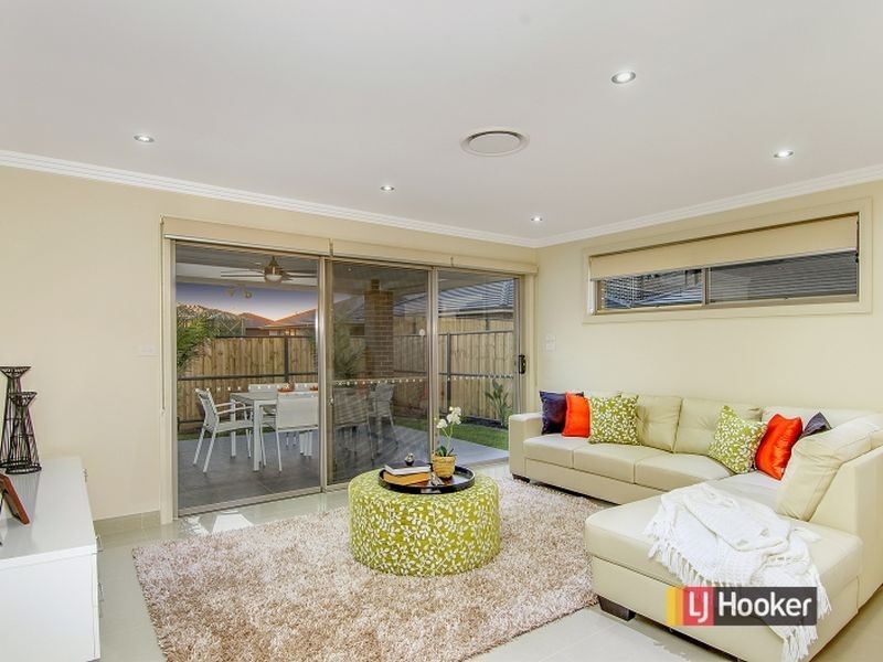 7 Lyrebird Crescent, The Ponds NSW 2769