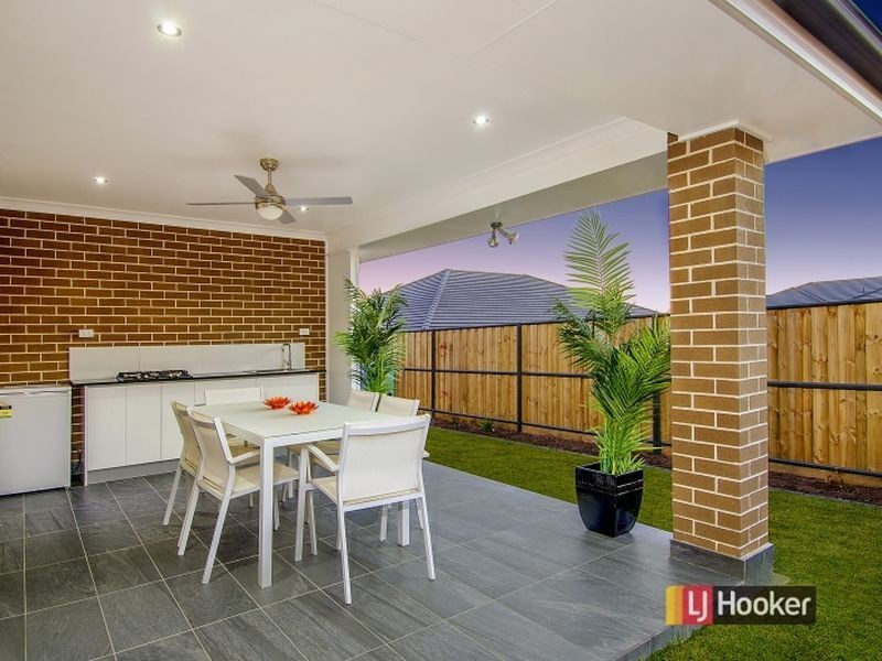 7 Lyrebird Crescent, The Ponds NSW 2769