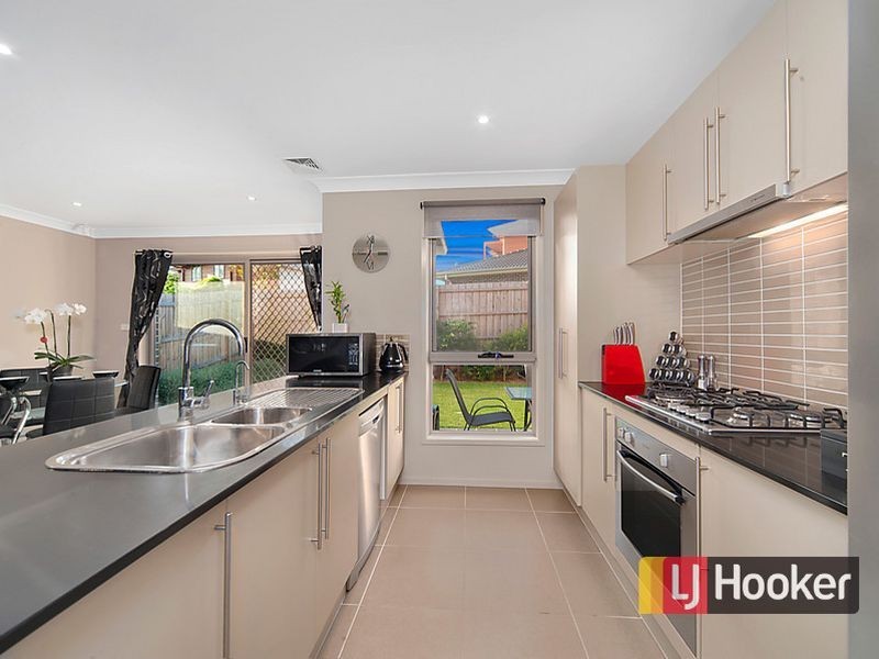 48 Adelong Parade, The Ponds NSW 2769