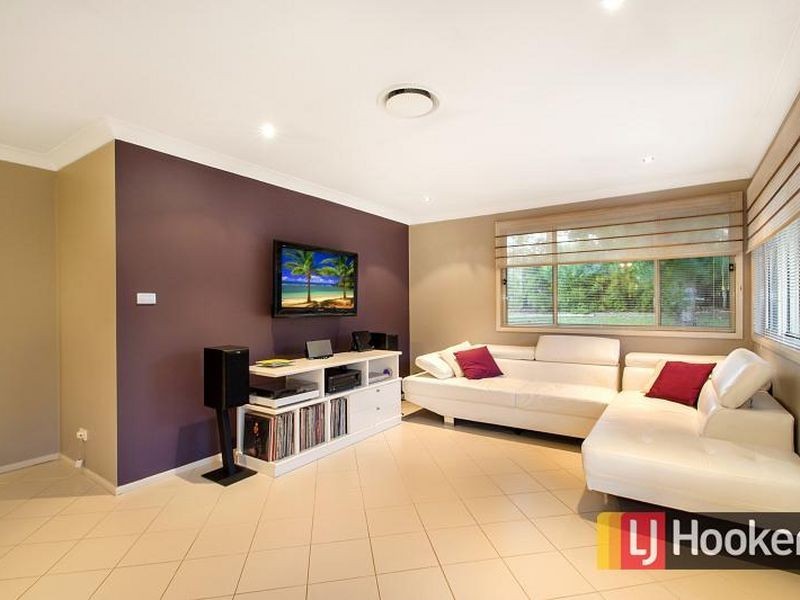 20 Roxburgh Crescent, Stanhope Gardens NSW 2768
