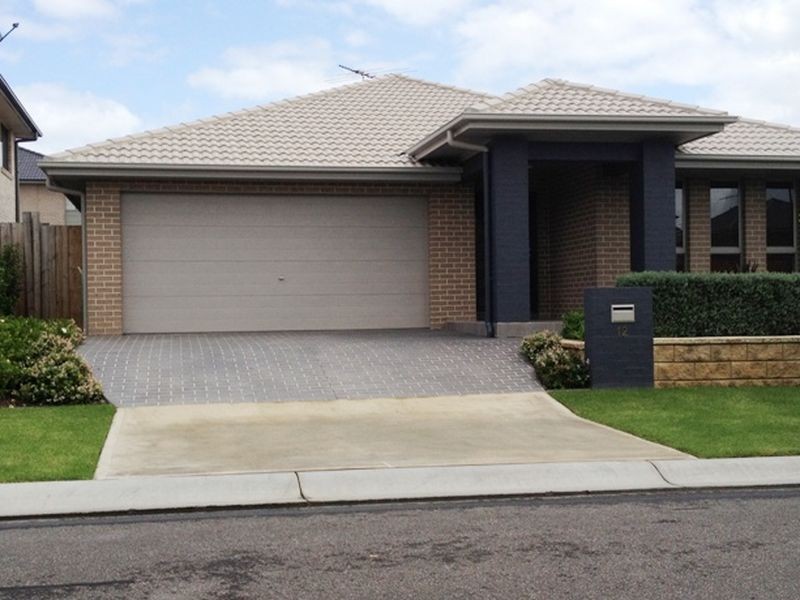 12 Adelong Parade, The Ponds NSW 2769