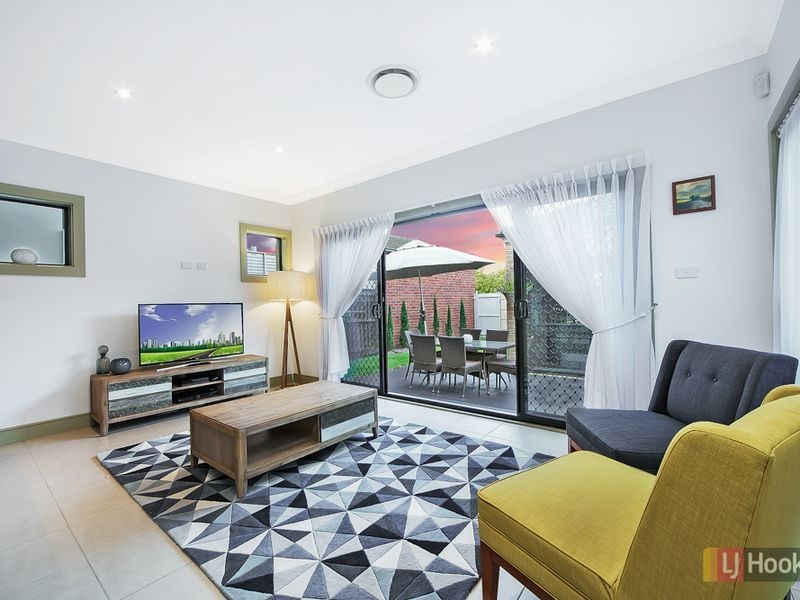 8 Malton Street, Stanhope Gardens NSW 2768