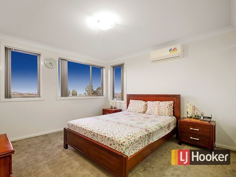 4 Lookout Circuit, Stanhope Gardens NSW 2768