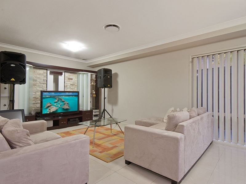 8 Linton Street, Stanhope Gardens NSW 2768