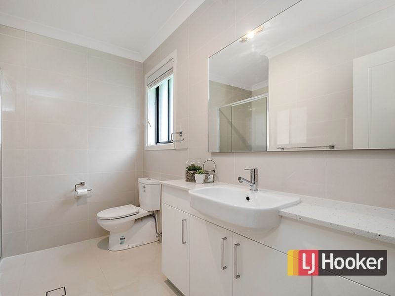 8 Arnold Avenue, Kellyville NSW 2155