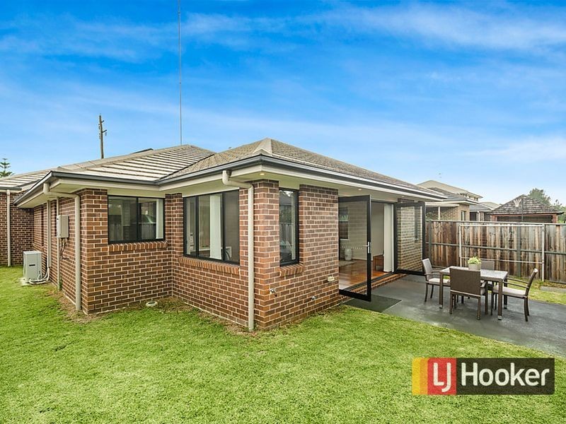8 Arnold Avenue, Kellyville NSW 2155