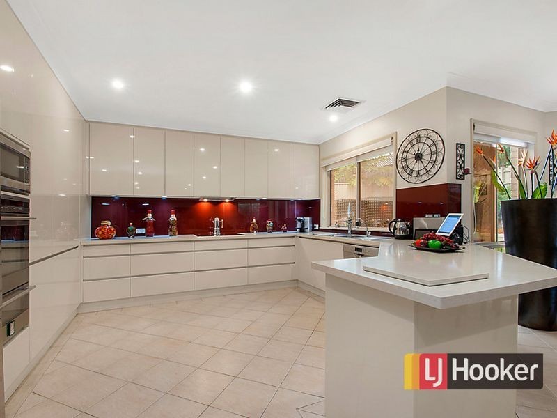 16 Paramount Crescent, Kellyville NSW 2155