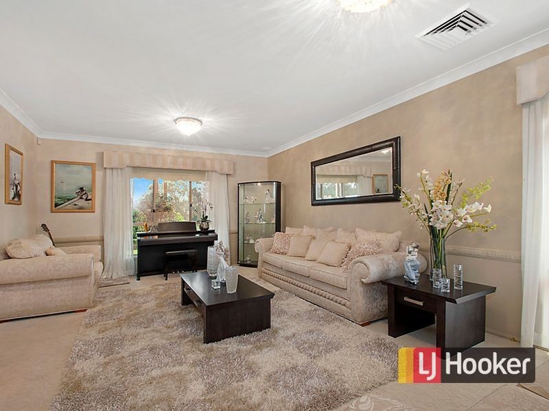 16 Paramount Crescent, Kellyville NSW 2155