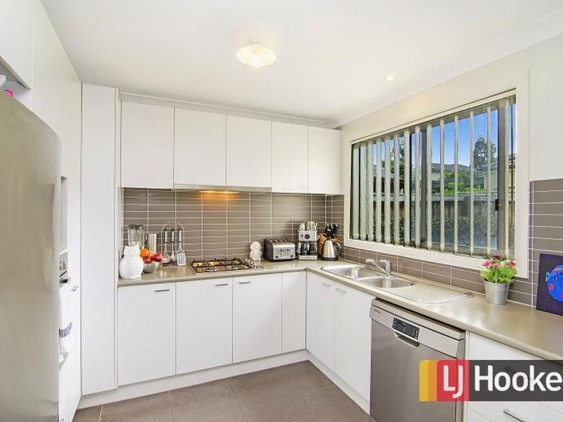 152 Stanhope Parkway, Stanhope Gardens NSW 2768