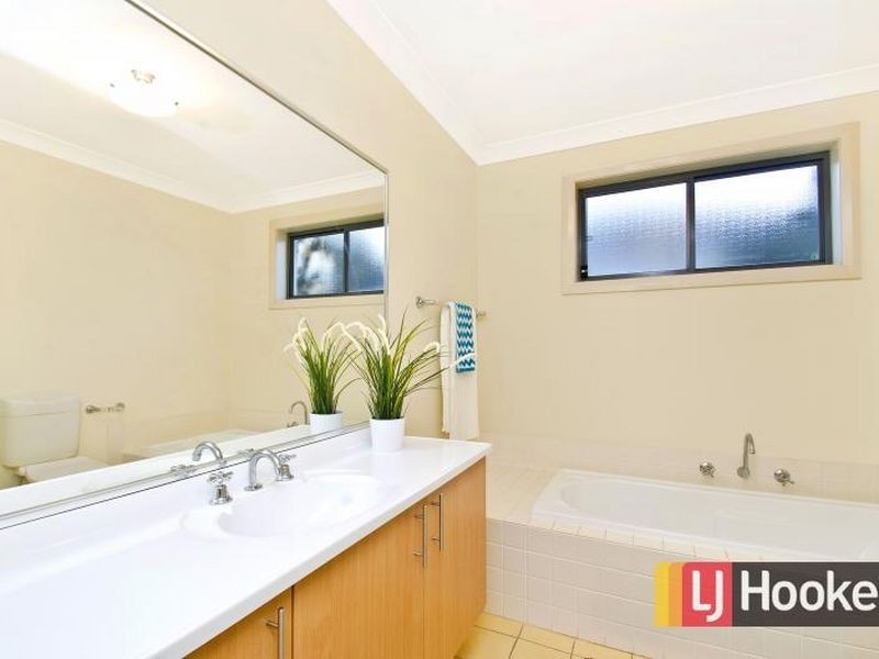15 Rochdale Circuit, Stanhope Gardens NSW 2768