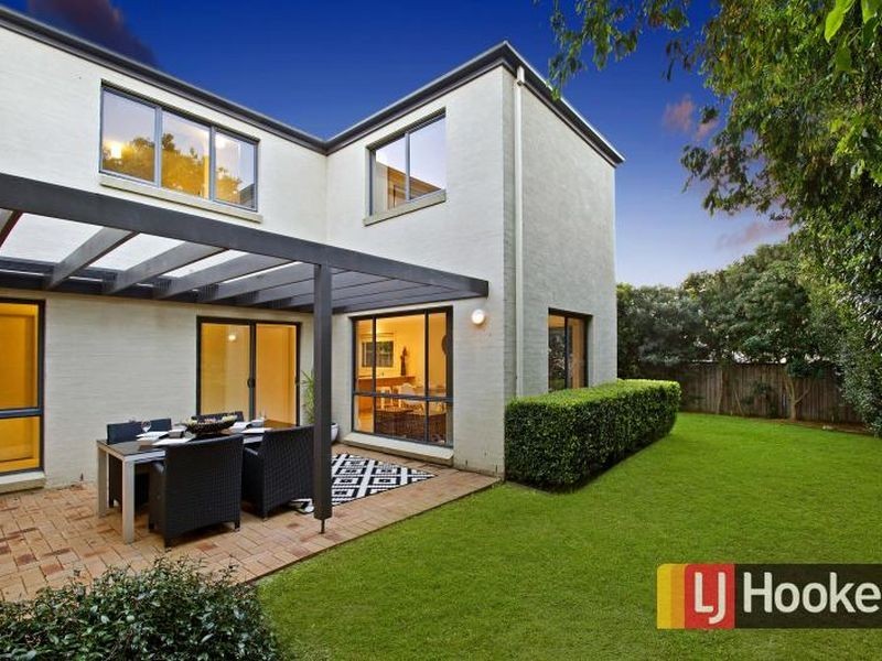 15 Rochdale Circuit, Stanhope Gardens NSW 2768