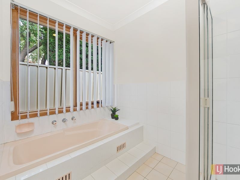 1 Olwen Place, Quakers Hill NSW 2763