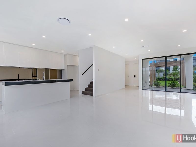 2/24 Messenger Street, Kellyville NSW 2155