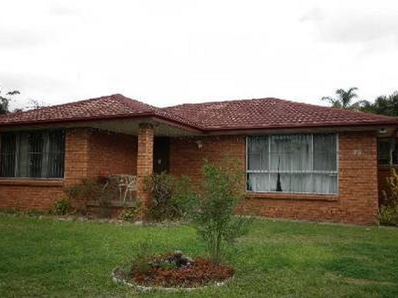 39 Tallagandra Drive, Quakers Hill NSW 2763