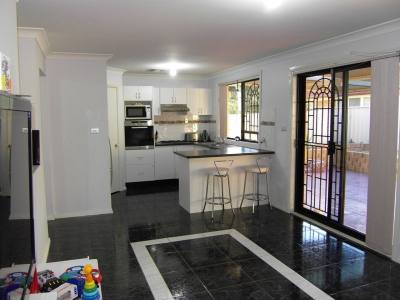 11 Blythe Avenue, Glenwood NSW 2768