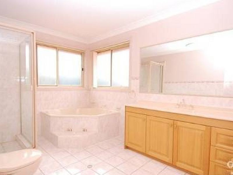 16 Tellicherry Ct, Beaumont Hills NSW 2155