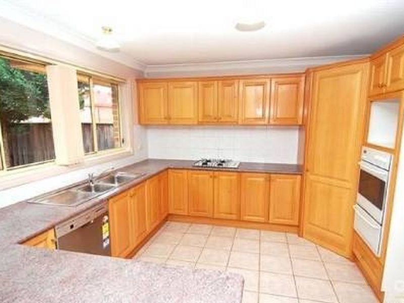 16 Tellicherry Ct, Beaumont Hills NSW 2155