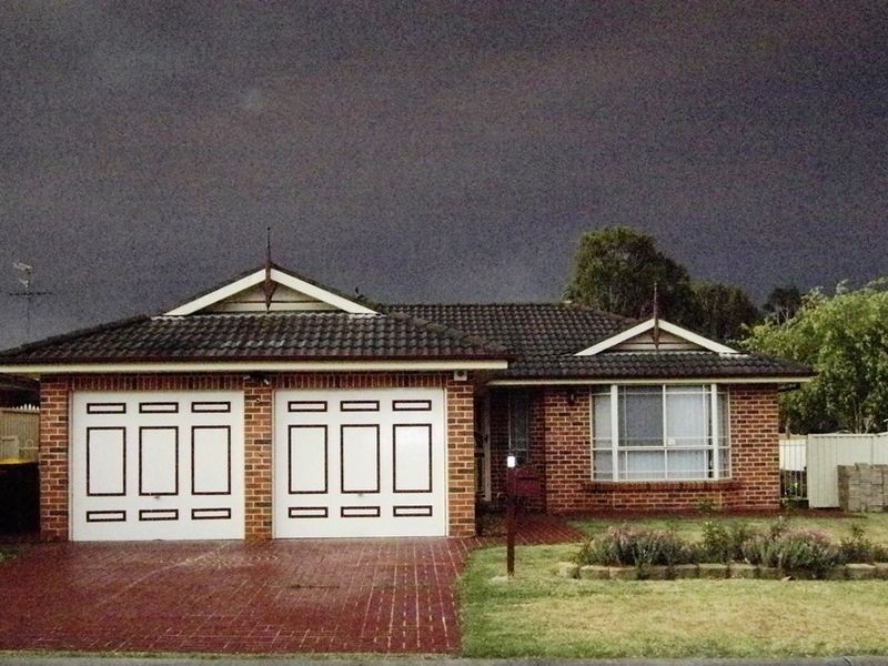 2 Golden Grove, Stanhope Gardens NSW 2768