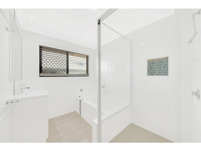 3 Wanda Drive, Boyne Island QLD 4680