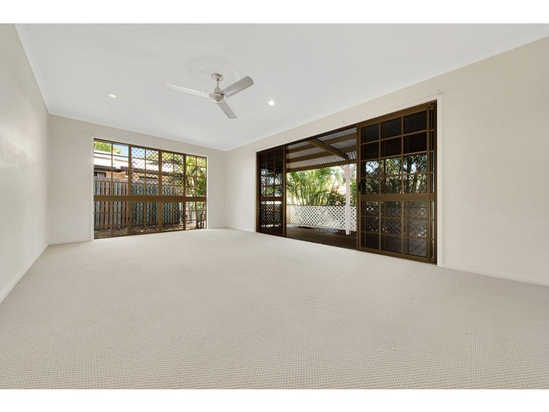 1 Creswell Court, Tannum Sands QLD 4680