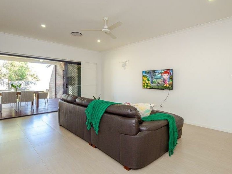 10 Surita Court, Boyne Island QLD 4680