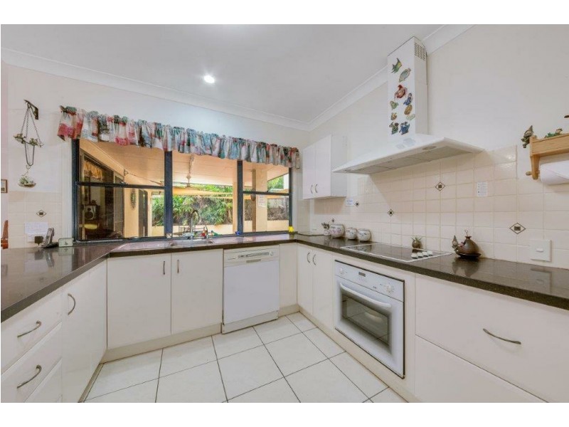 27 Pryde Street, Tannum Sands QLD 4680