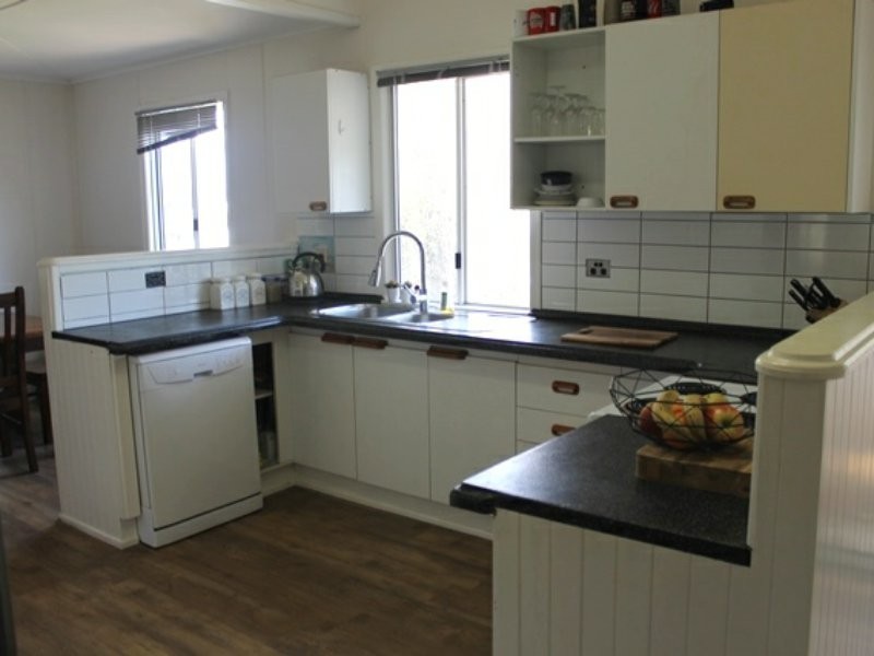 27 MALPAS STREET, Boyne Island QLD 4680