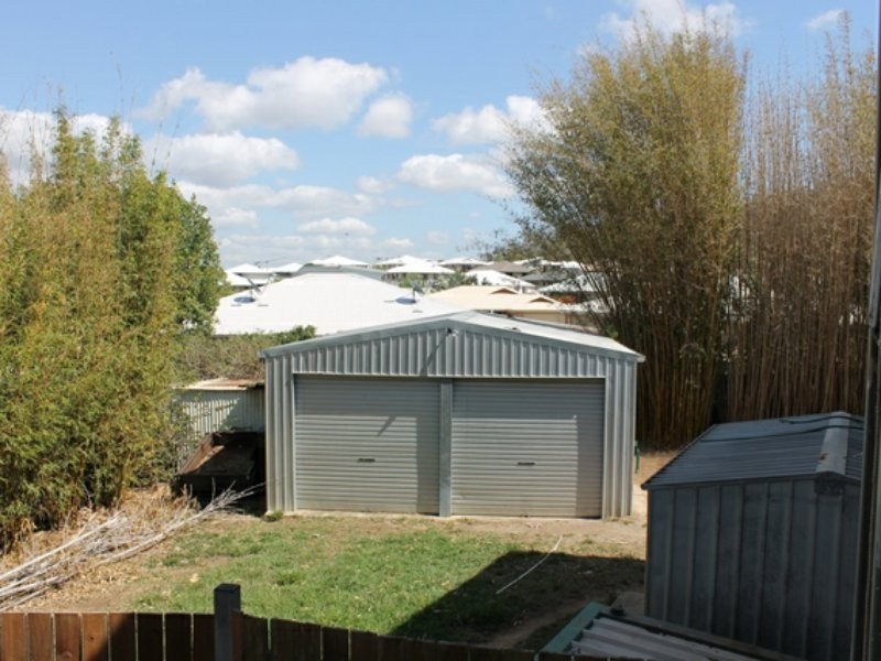 27 MALPAS STREET, Boyne Island QLD 4680