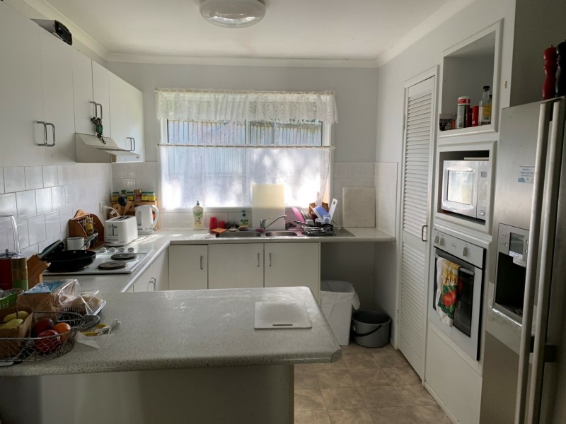 11 Kirrang Place, Boyne Island QLD 4680