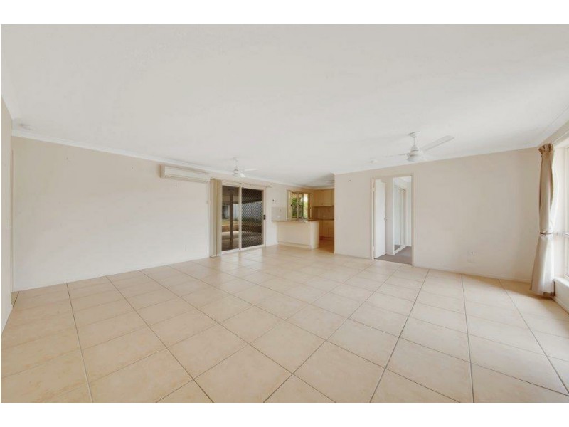 6 Parsons Place, New Auckland QLD 4680