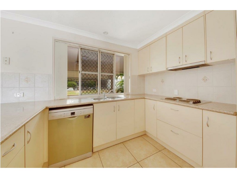 6 Parsons Place, New Auckland QLD 4680