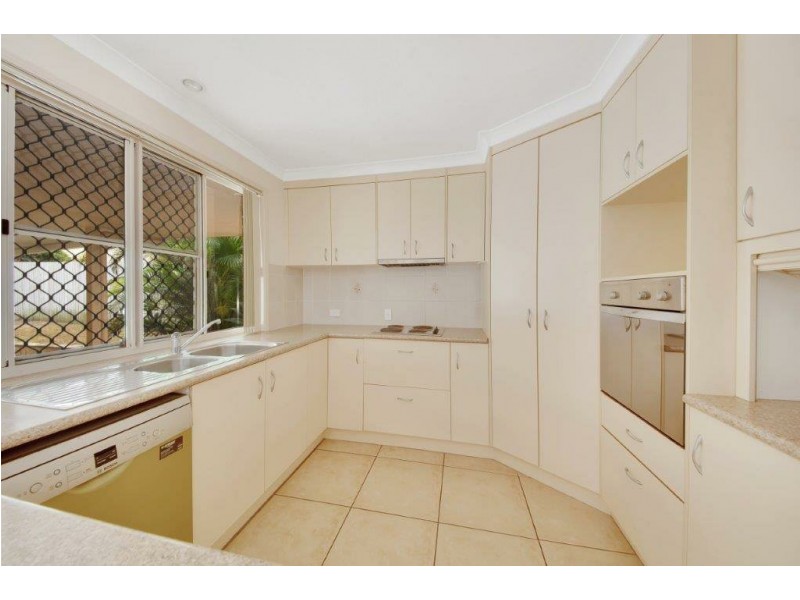 6 Parsons Place, New Auckland QLD 4680